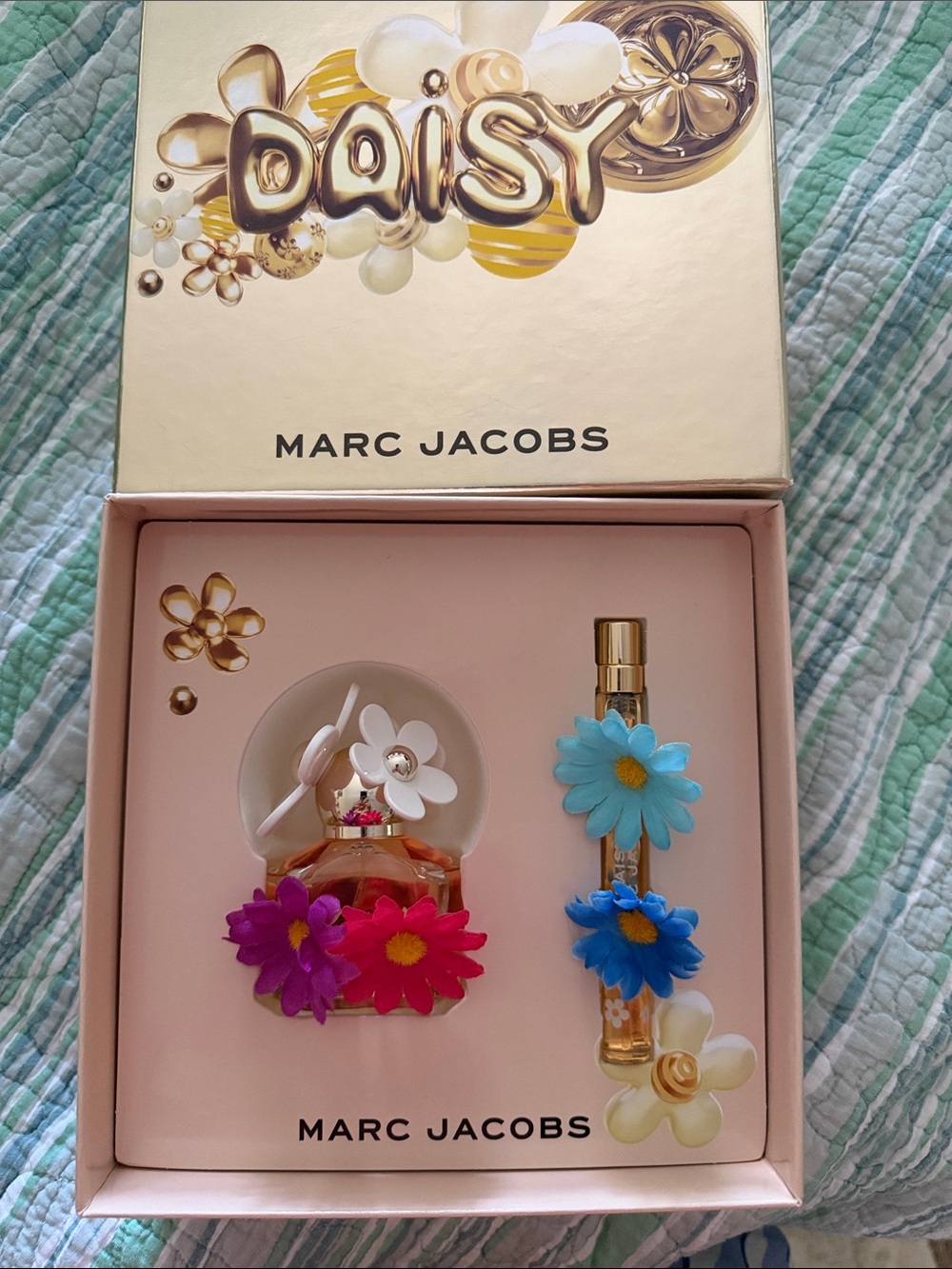 Marc Jacobs Daisy Gift Set — Pink, Blue & Gold Accents Empty bottles